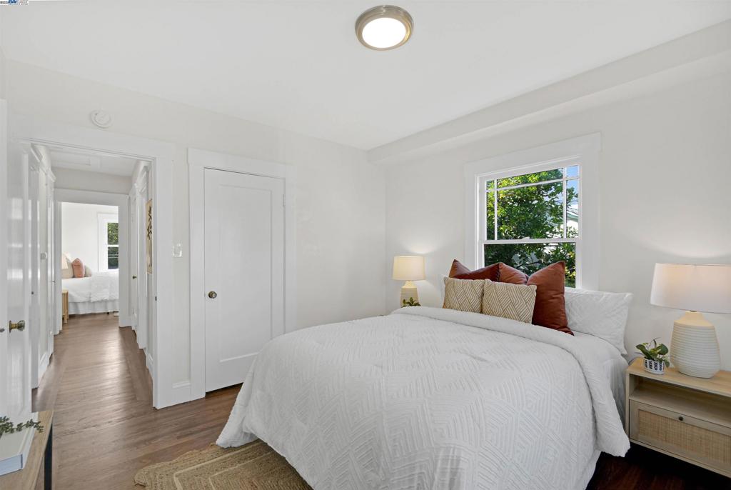 UPPER LAUREL - Residential