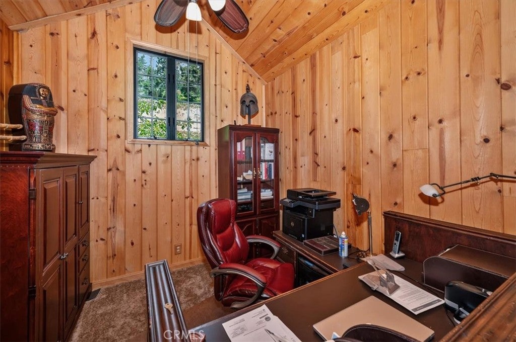 Forested Oasis on 3 Private Acres. Discover an extraordinary custom m – image 41