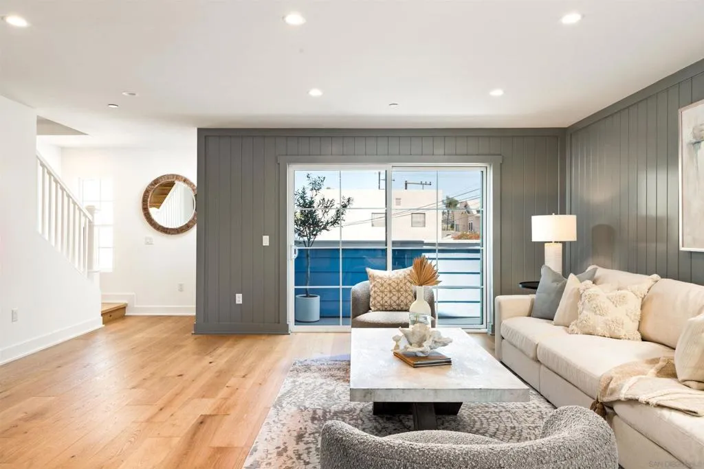 Coronado, California 92118, United States, 3 Bedrooms Bedrooms, ,4 BathroomsBathrooms,Residential,Active,159295