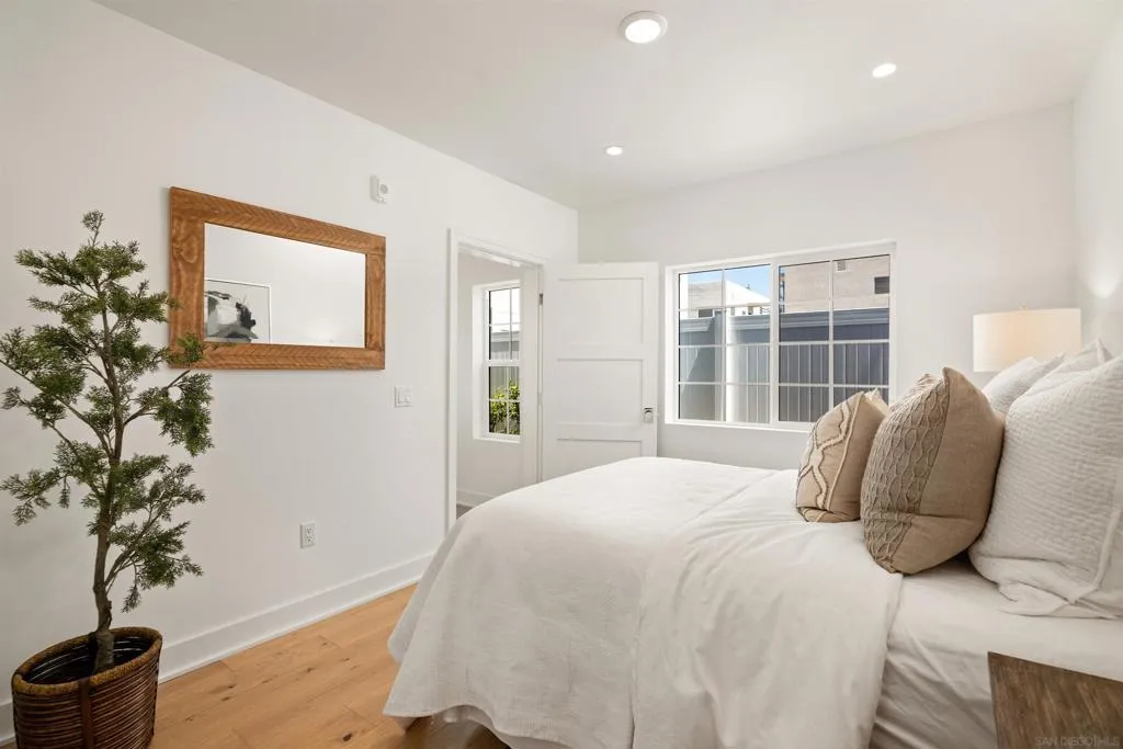 Coronado, California 92118, United States, 3 Bedrooms Bedrooms, ,4 BathroomsBathrooms,Residential,Active,159295