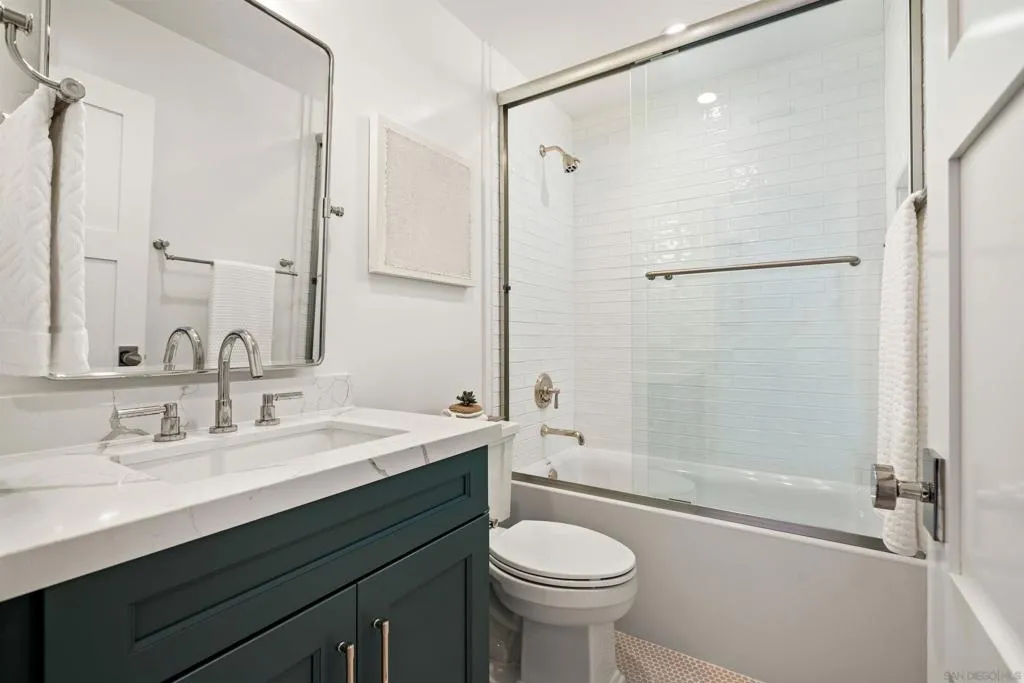 Coronado, California 92118, United States, 3 Bedrooms Bedrooms, ,4 BathroomsBathrooms,Residential,Active,159295