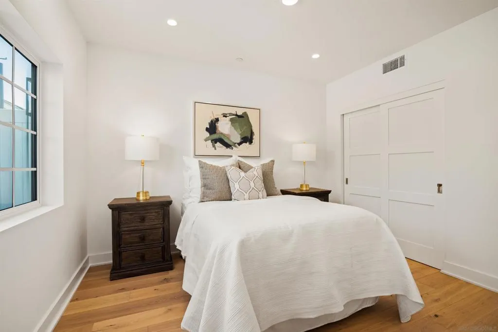 Coronado, California 92118, United States, 3 Bedrooms Bedrooms, ,4 BathroomsBathrooms,Residential,Active,159295