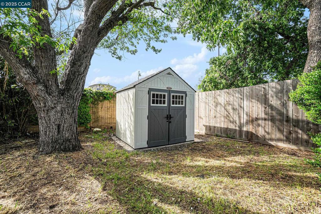 FAIR OAKS - Residential