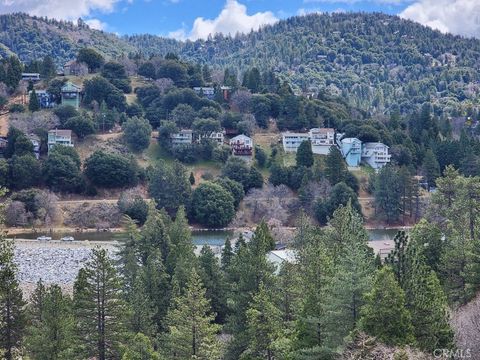 Photo of 287 E Zermatt, Crestline, CA 92325 (MLS # CV25236167)
