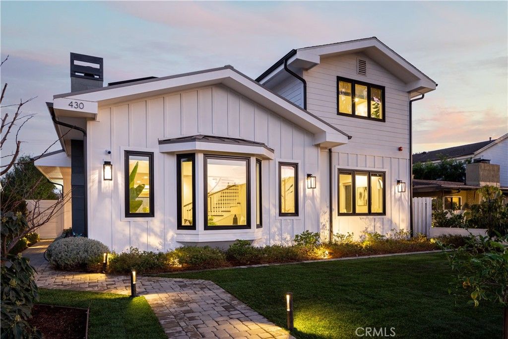 Photo of 430 Fullerton Avenue, Newport Beach, CA 92663 (MLS # OC25279350)