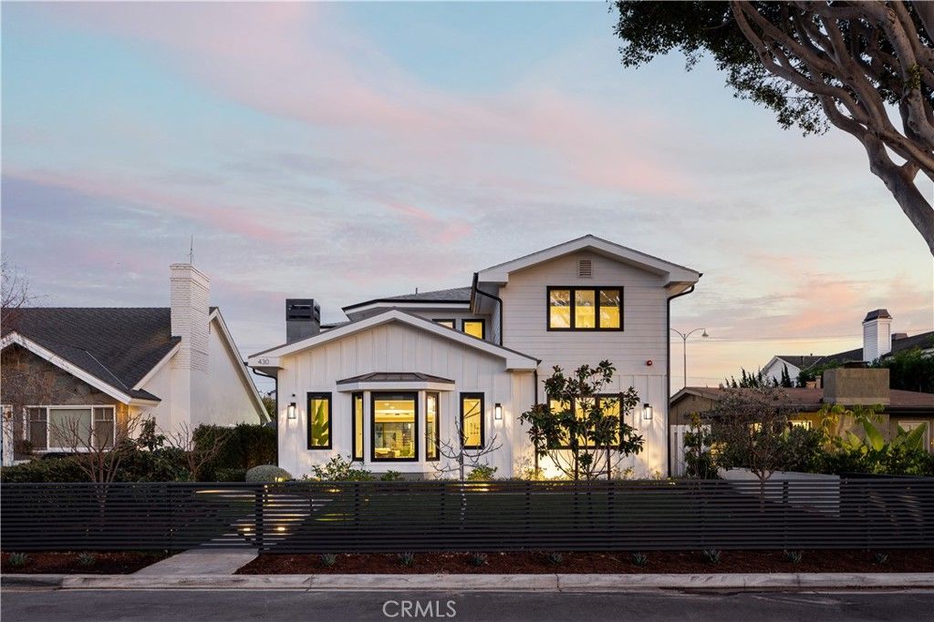 Photo of 430 Fullerton Avenue, Newport Beach, CA 92663 (MLS # OC25279350)