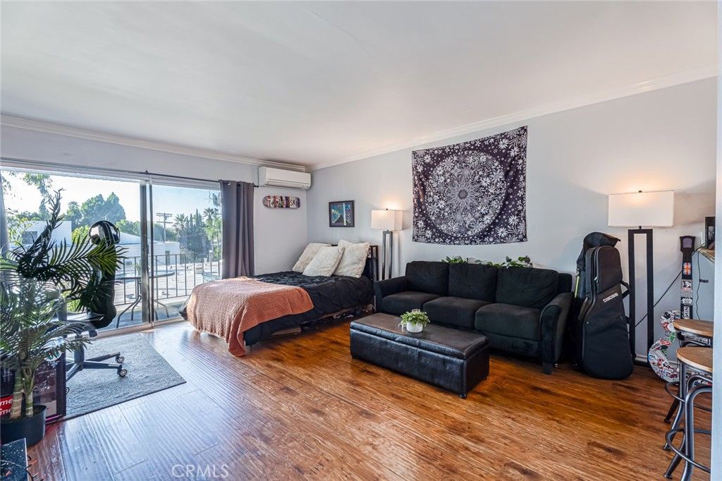 Photo of 15344 Weddington, Sherman Oaks, CA 91411 (MLS # TR25257857)