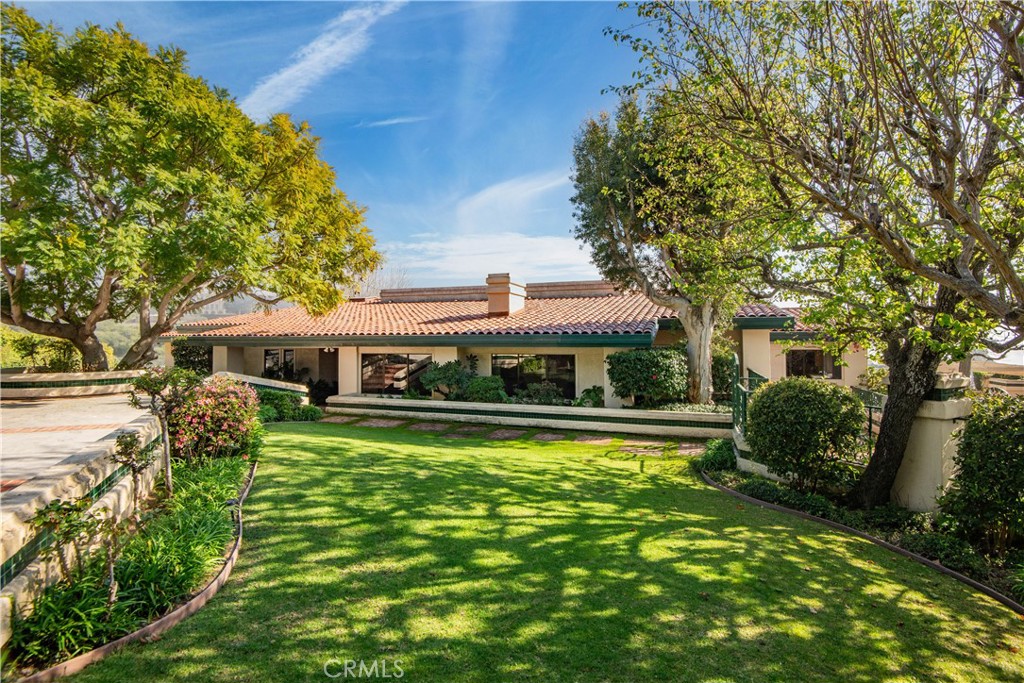 940 Paseo La Cresta