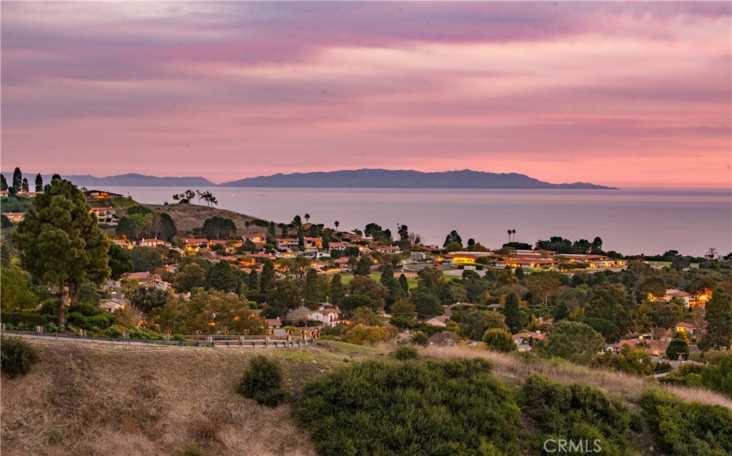 940 Paseo La Cresta