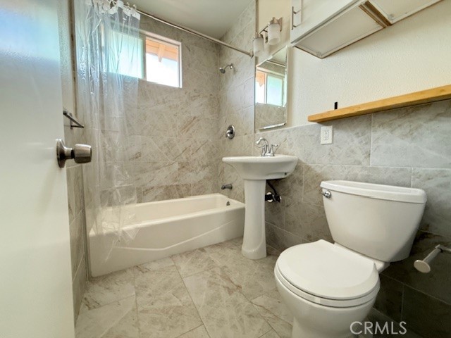 Valley Adams - Residential Lease