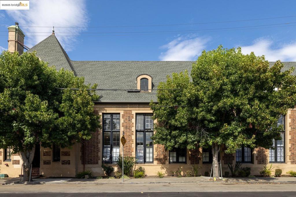 WEST OAK - Residential