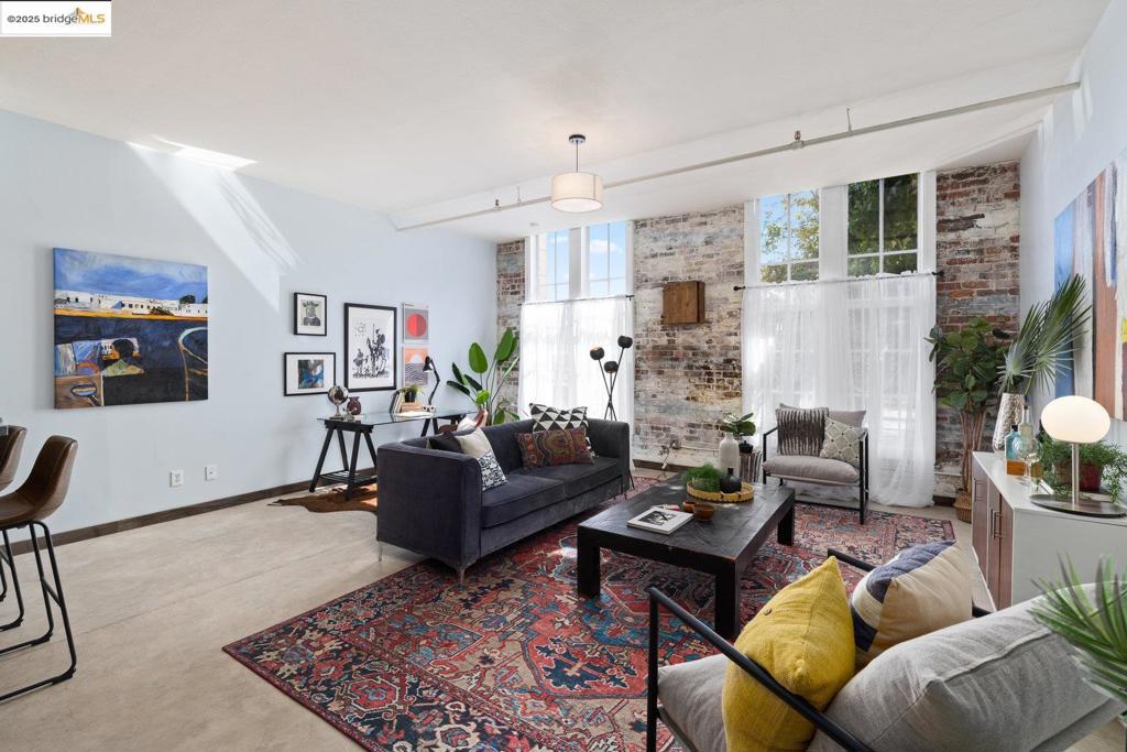 WEST OAK - Residential