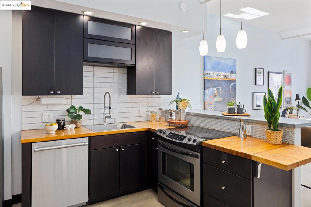 WEST OAK - Residential