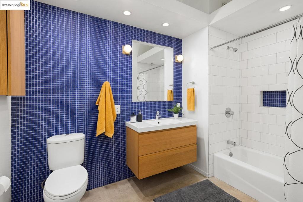 WEST OAK - Residential