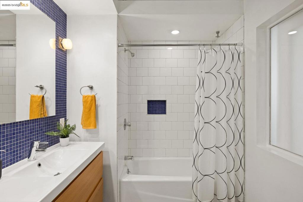 WEST OAK - Residential