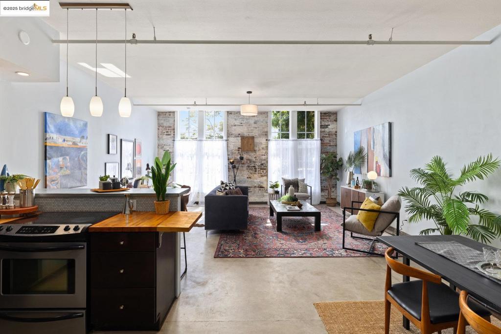 WEST OAK - Residential