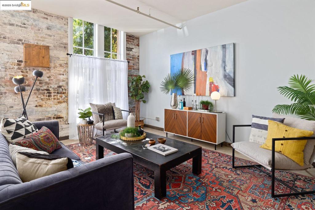 WEST OAK - Residential