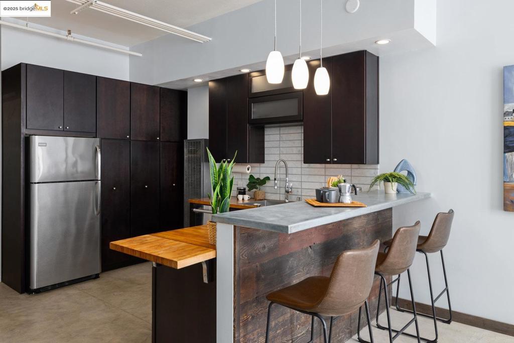 WEST OAK - Residential