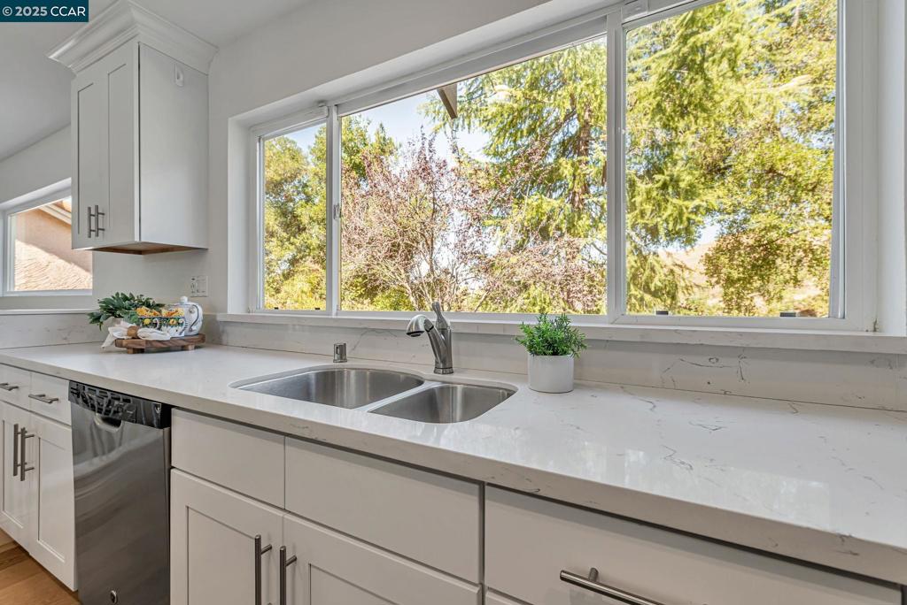 CANYON CREEK - Residential