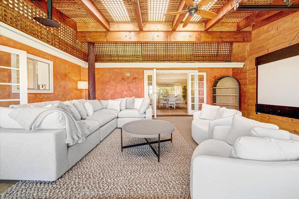 113 Laguna Place