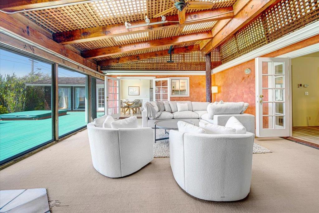 113 Laguna Place