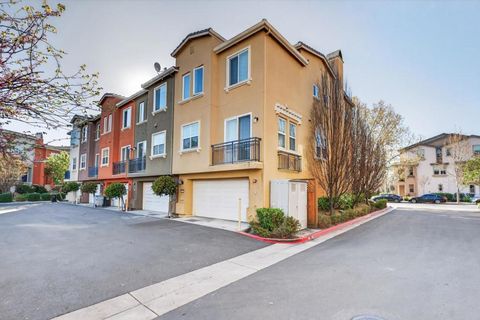 Photo of 233 Esfahan Court, San Jose, CA 95111 (MLS # ML82039495)
