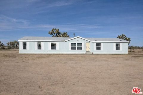 6288 Maricopa Road Phelan CA 92371