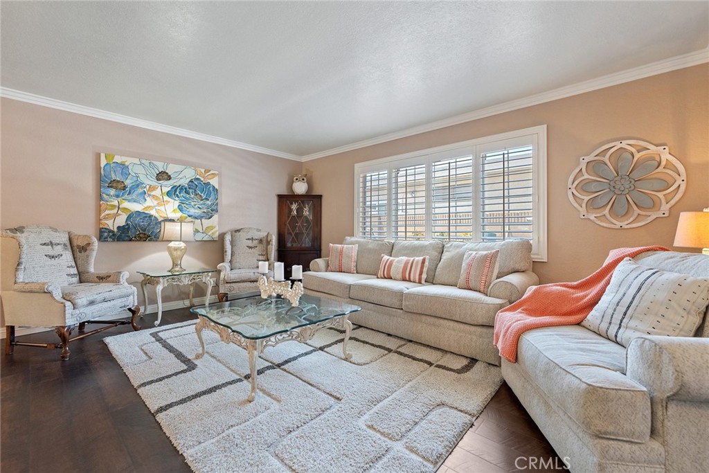 2244 W Beverly Drive