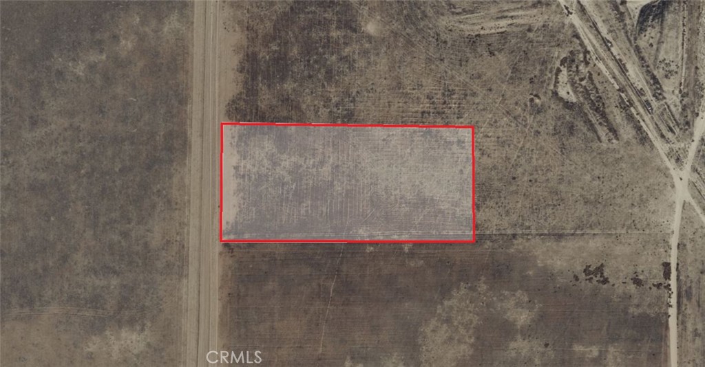 8675 Kettleman City, Kettleman City (APN: 046-430-013-000) provides broad acreage with wide horizons, a setting where cultivating ground and future vision join together.
