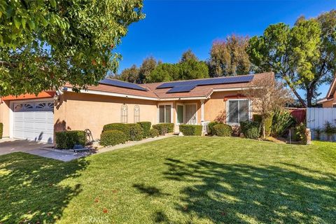 Photo of 40597 Sunflower Road Rd, Murrieta, CA 92562 (MLS # SW25249955) Photo of 40597 Sunflower Road Rd, Murrieta, CA 92562 (MLS # SW25249955)