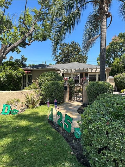 Photo of 4910 Willowcrest Avenue, Toluca Lake, CA 91601 (MLS # SR25179657)