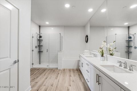 Tiny photo for 2870 Wagon Wheel Road #203, Oxnard, CA 93036 (MLS # 226000079)