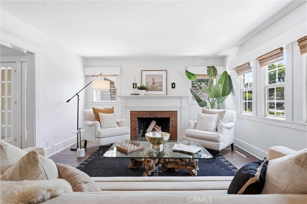 2315 Oakmont