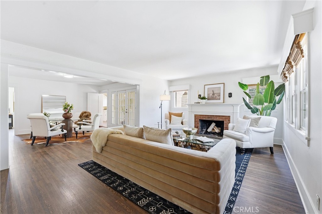 2315 Oakmont