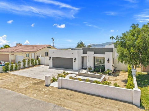 Photo of 73085 Del Norte Way, Thousand Palms, CA 92276 (MLS # 219154669DA)
