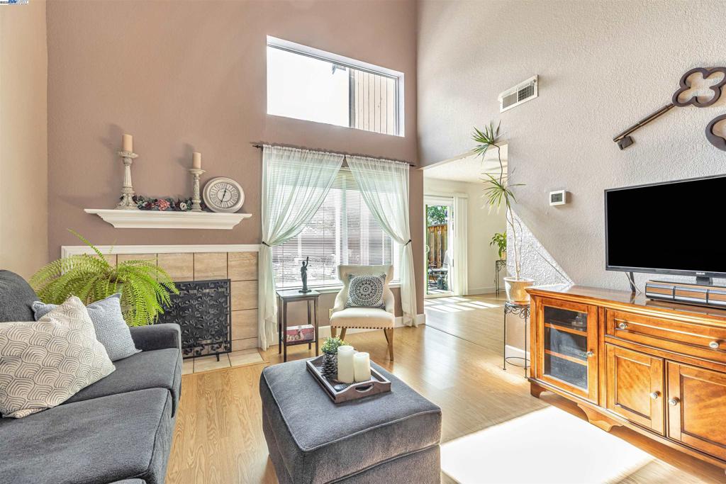 SPRINGTOWN - Residential