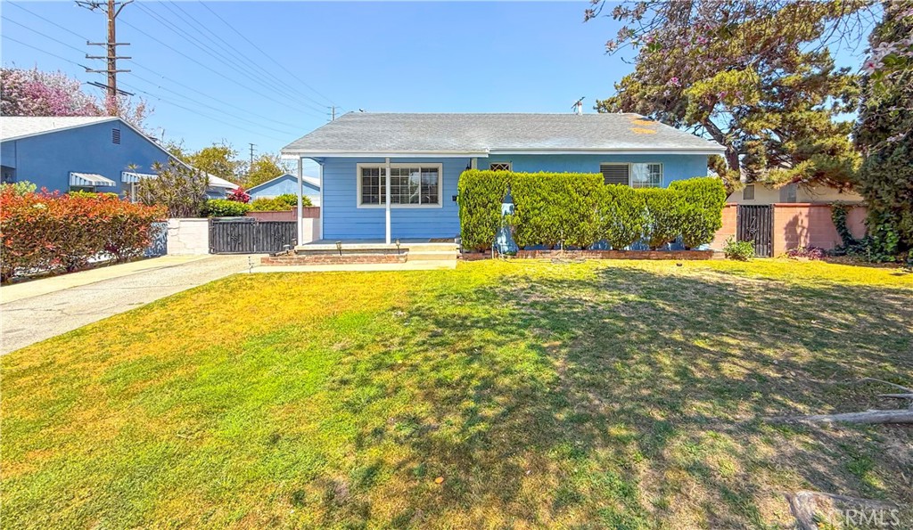 1037 E Grovecenter