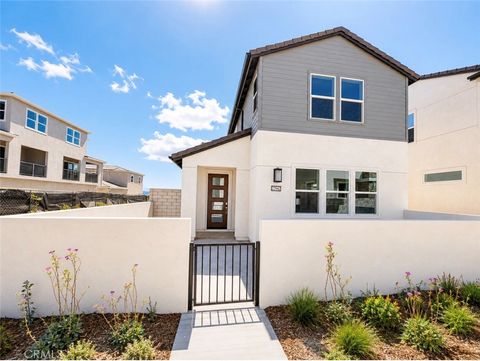 Photo of 27399 Fox Den Pl Pl, Valencia, CA 91381 (MLS # SR26117982)