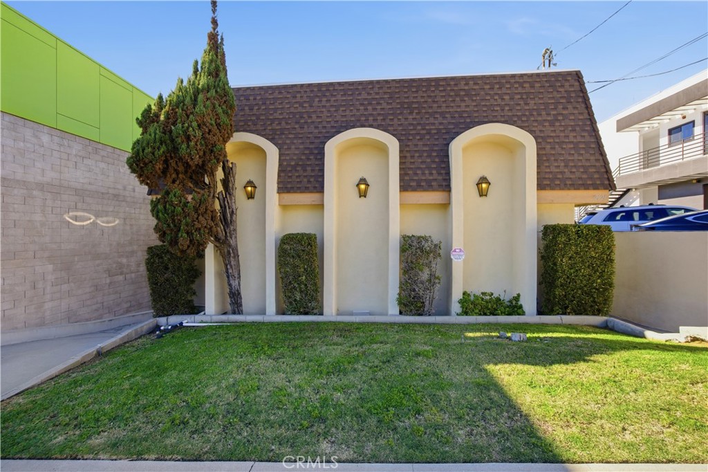 2121 Pacific Coast Highway