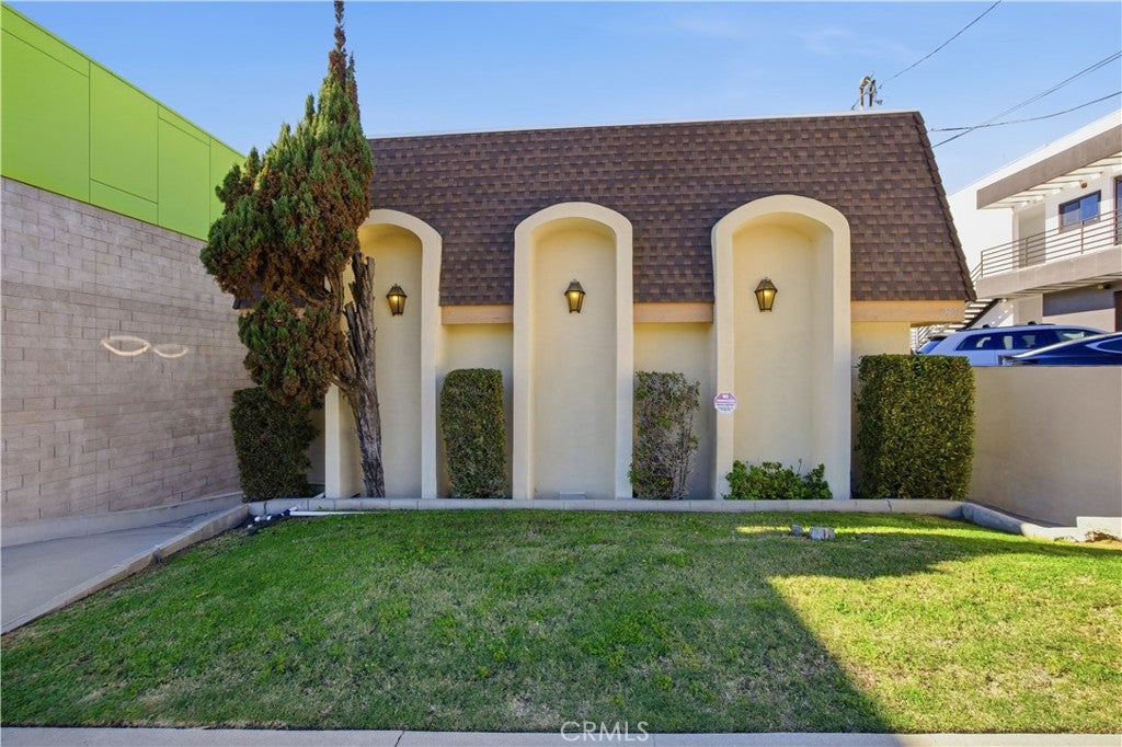 2121 Pacific Coast Highway