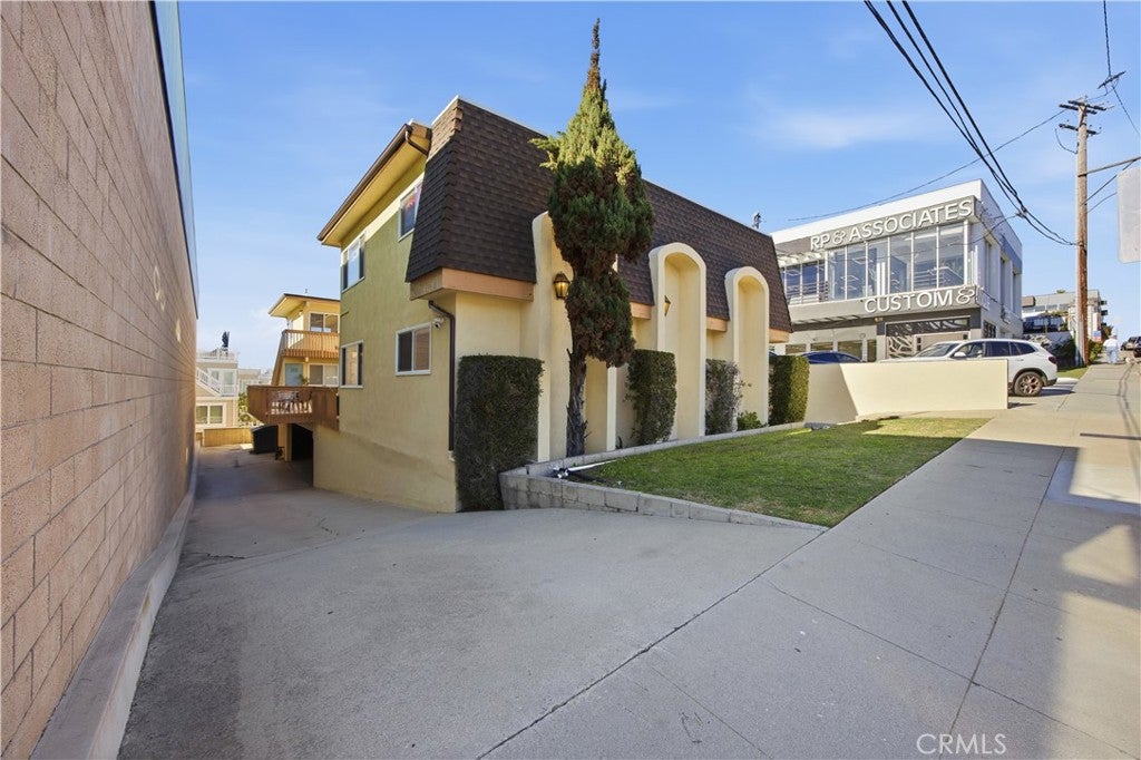 2121 Pacific Coast Highway