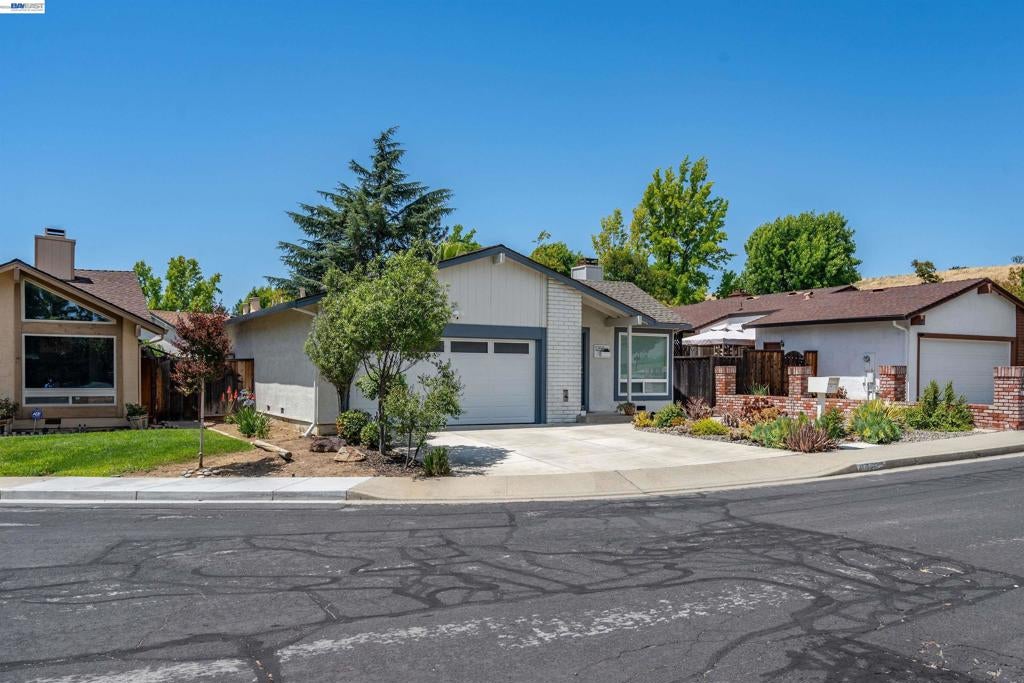 1255 Cougar Ln Ln