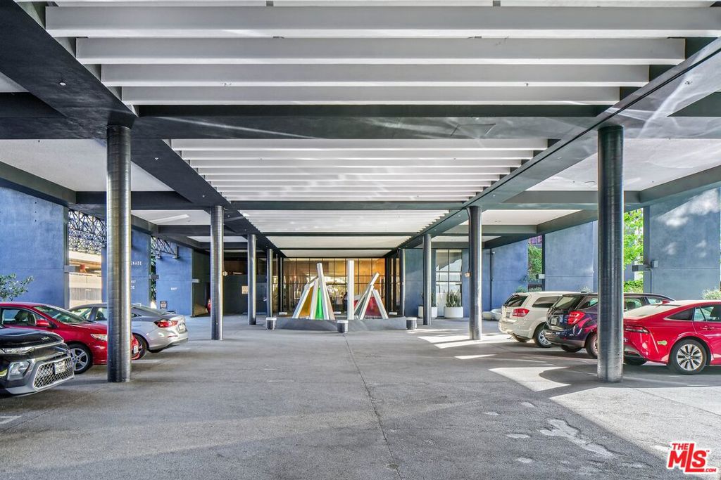 880 W 1st Street 310