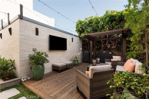 Photo of 330 28th St, Hermosa Beach, CA 90254 (MLS # SB26200219)