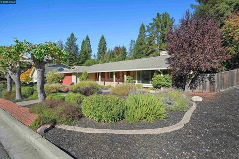 Photo of 1581 Del Monte Ct Ct, Moraga, CA 94556 (MLS # 41116380) Photo of 1581 Del Monte Ct Ct, Moraga, CA 94556 (MLS # 41116380)