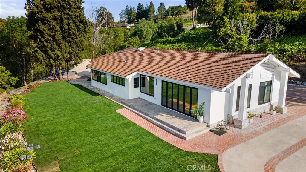 2840 Palos Verdes Drive N
