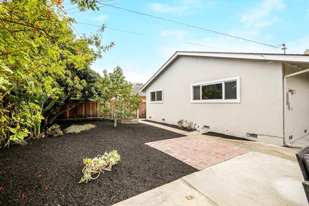 GLENMOOR AREA - Residential