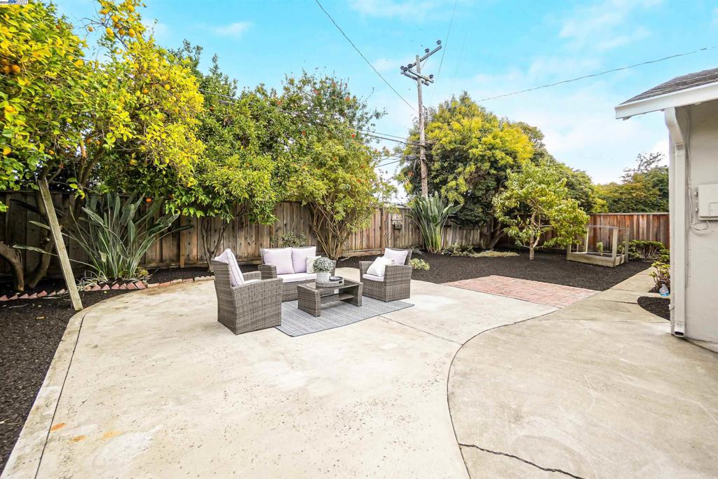 GLENMOOR AREA - Residential