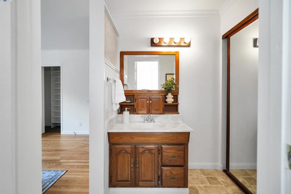 GLENMOOR AREA - Residential