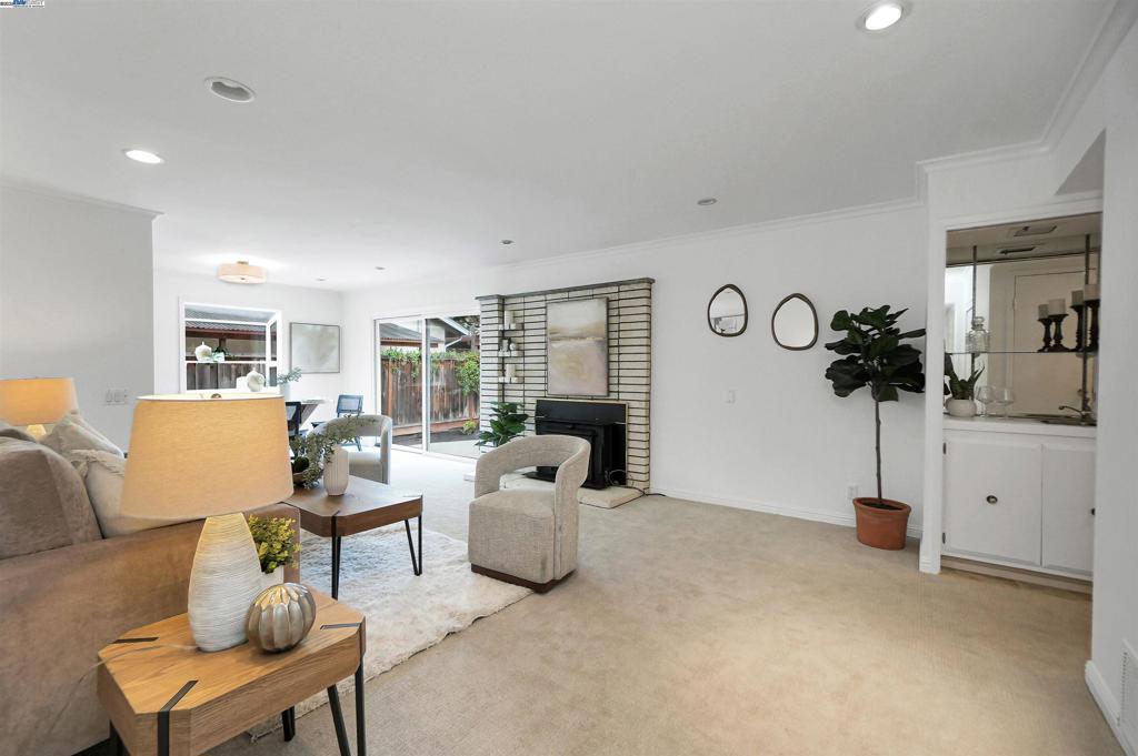GLENMOOR AREA - Residential